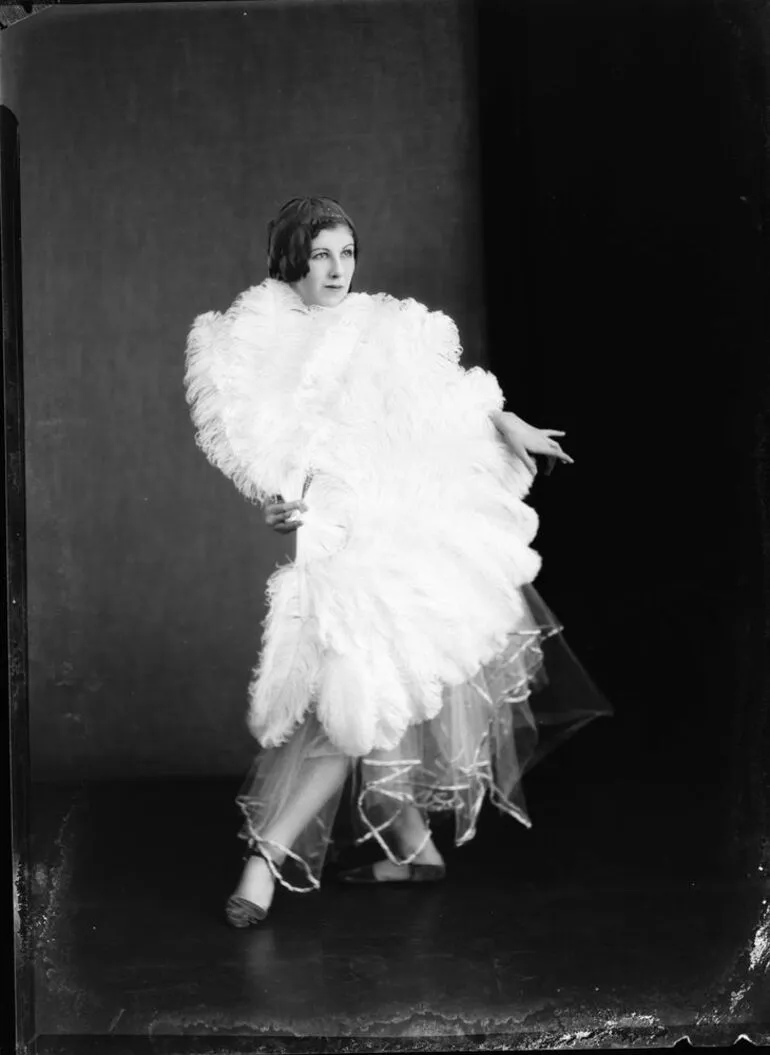 Image: Dancer with fan