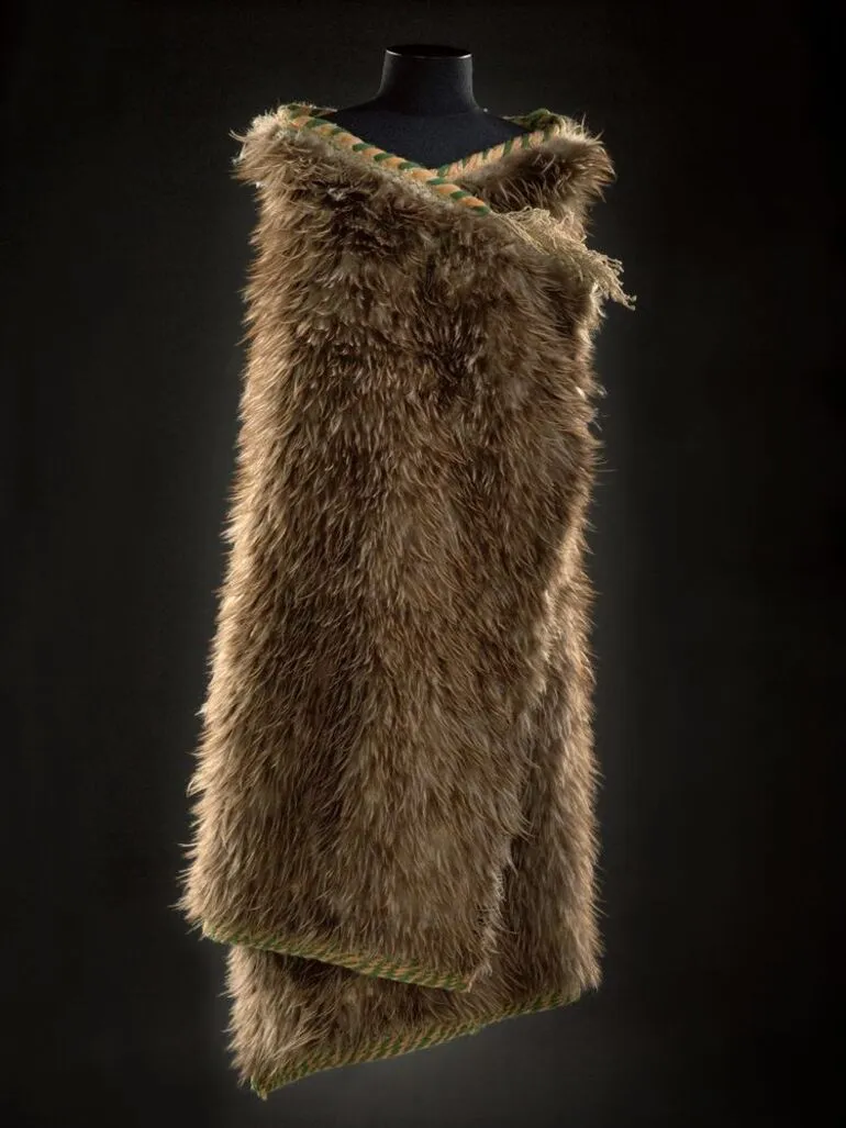 Image: Kahu kiwi (kiwi feather cloak)