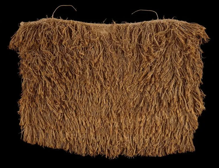 Image: Pākē (rain cape)
