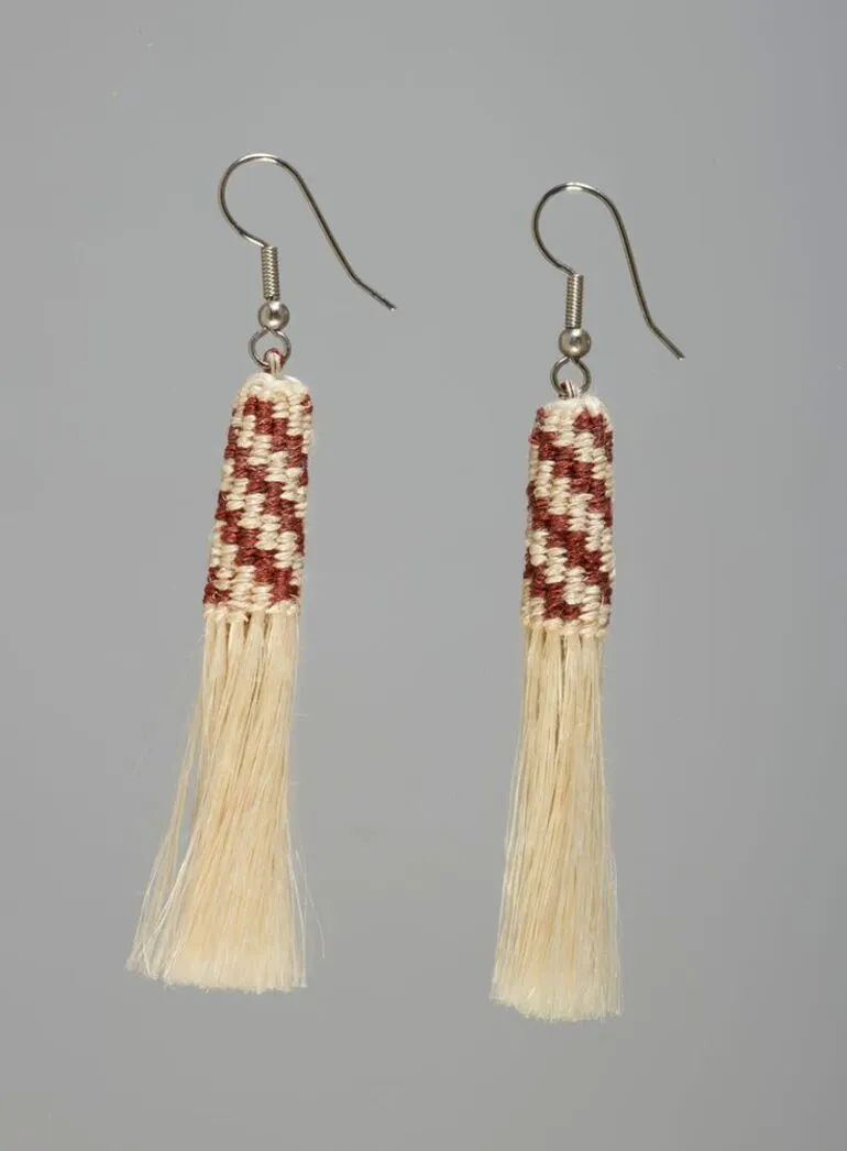 Image: Mau-taringa (earrings)