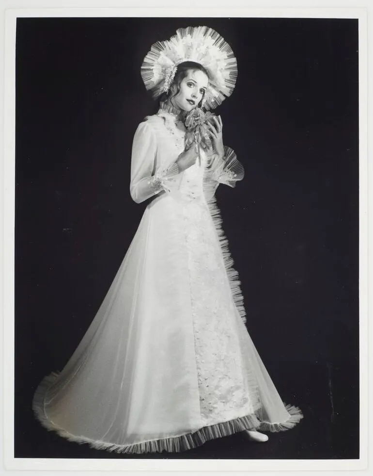 Image: Princess line bridal gown