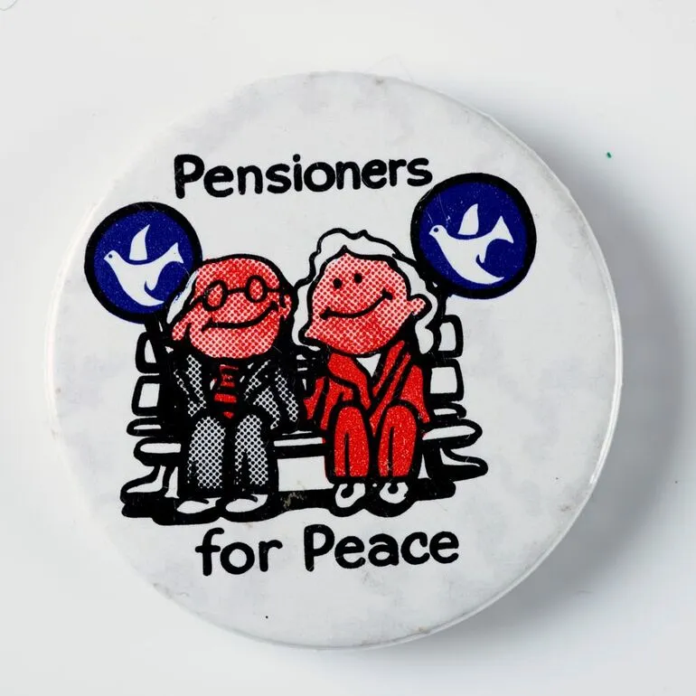 Image: Badge, 'Pensioners for Peace'