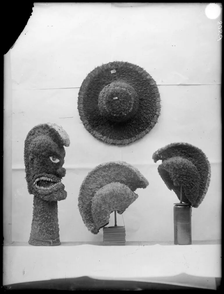 Image: Hawaiian feather headgear