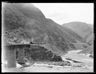 Image: Otago Central Railway, junction of Deep Stream and Taieri River