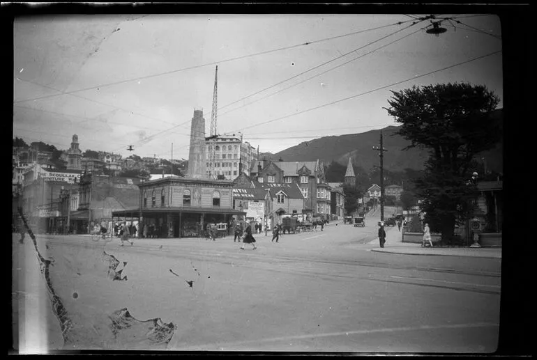 Image: Corner of Bowen Street and Lambton Quay, Wellington with Cenotaph under construction
