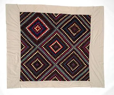 Image: Tīvaevae ta’ōrei (patchwork quilt)