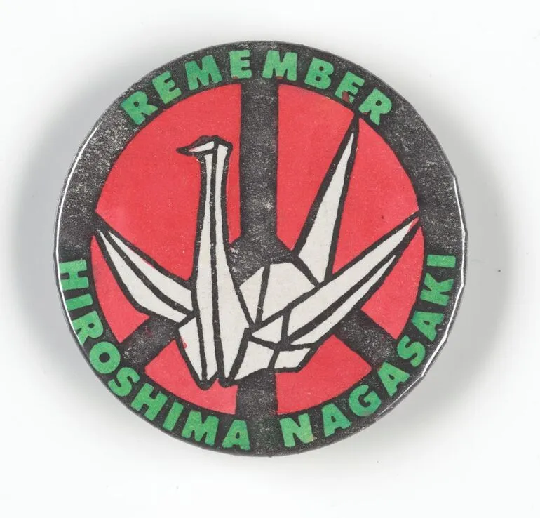 Image: 'Remember Hiroshima Nagasaki' badge