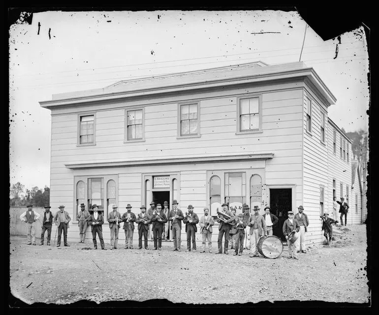 Image: Braggins Hotel, Masterton