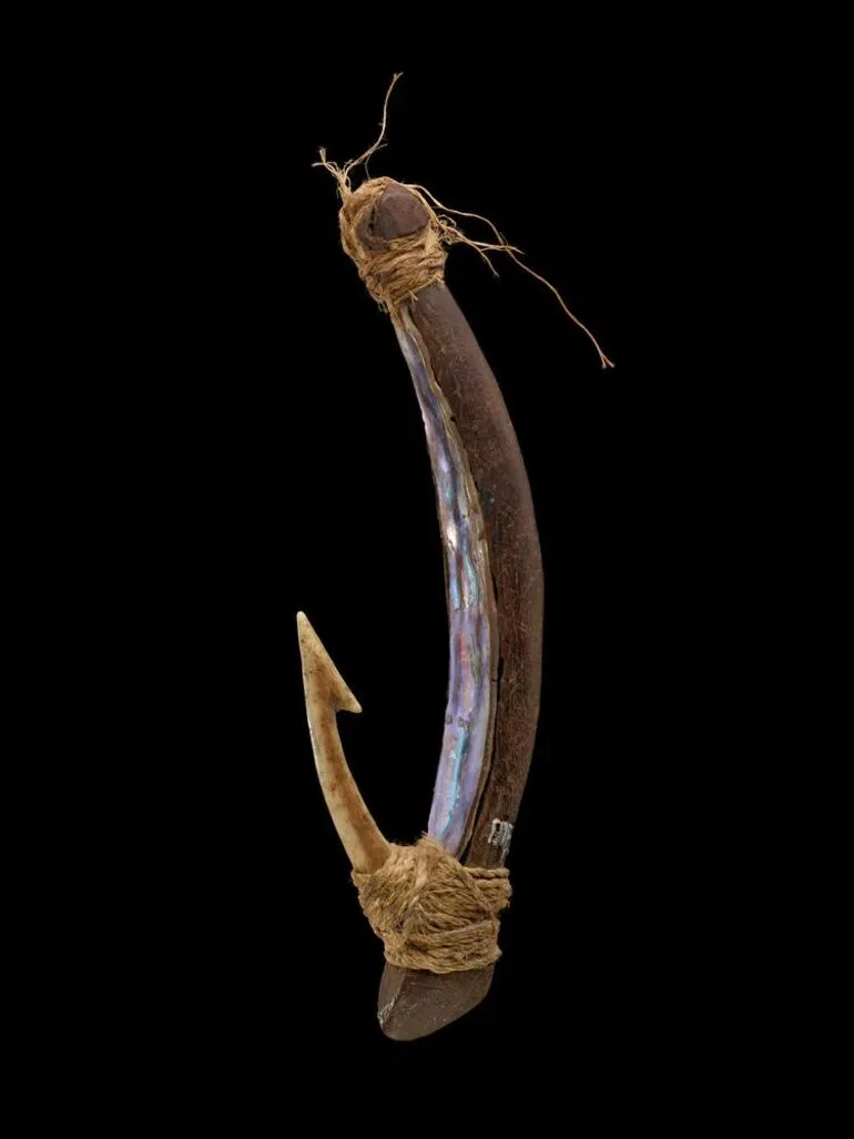 Image: Pā kahawai (trolling lure)