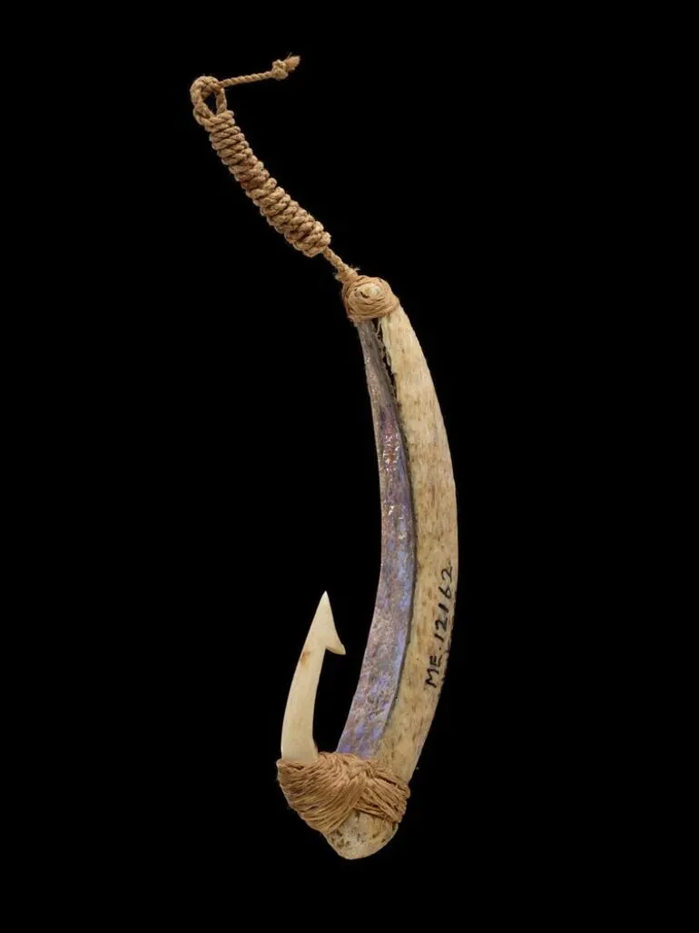 Image: Pā kahawai (trolling lure)