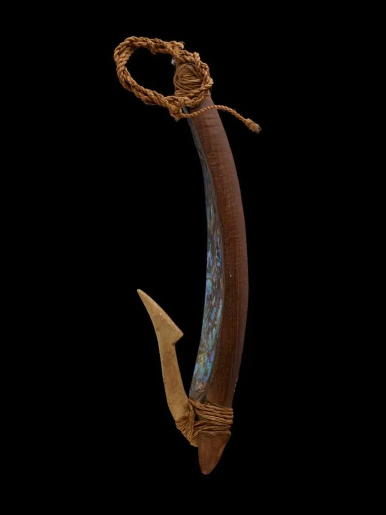 Image: Pā kahawai (trolling lure)