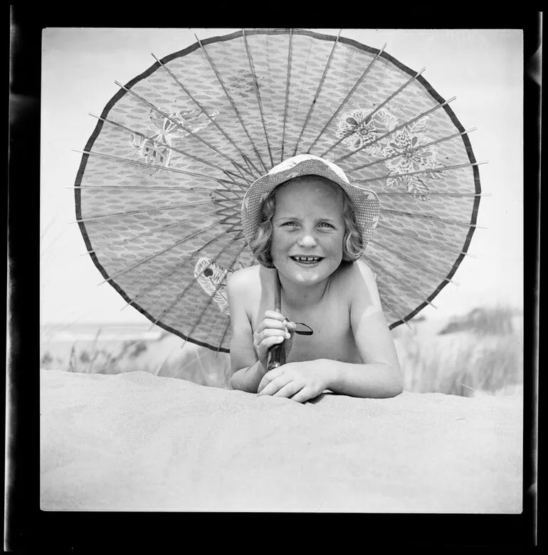 Image: [Girl with sun umbrella]