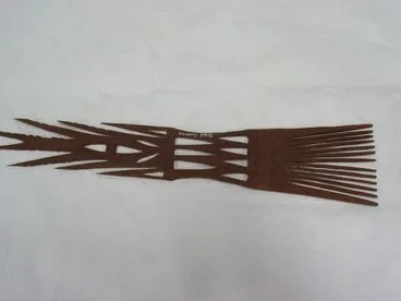 Image: Selu la'au (wooden comb)