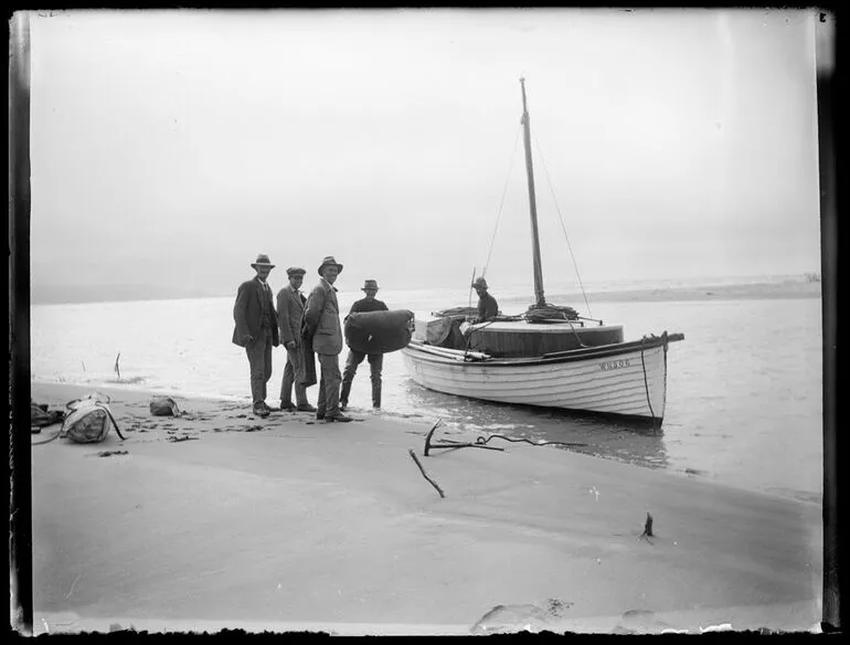 Image: We land on Waikanae Beach