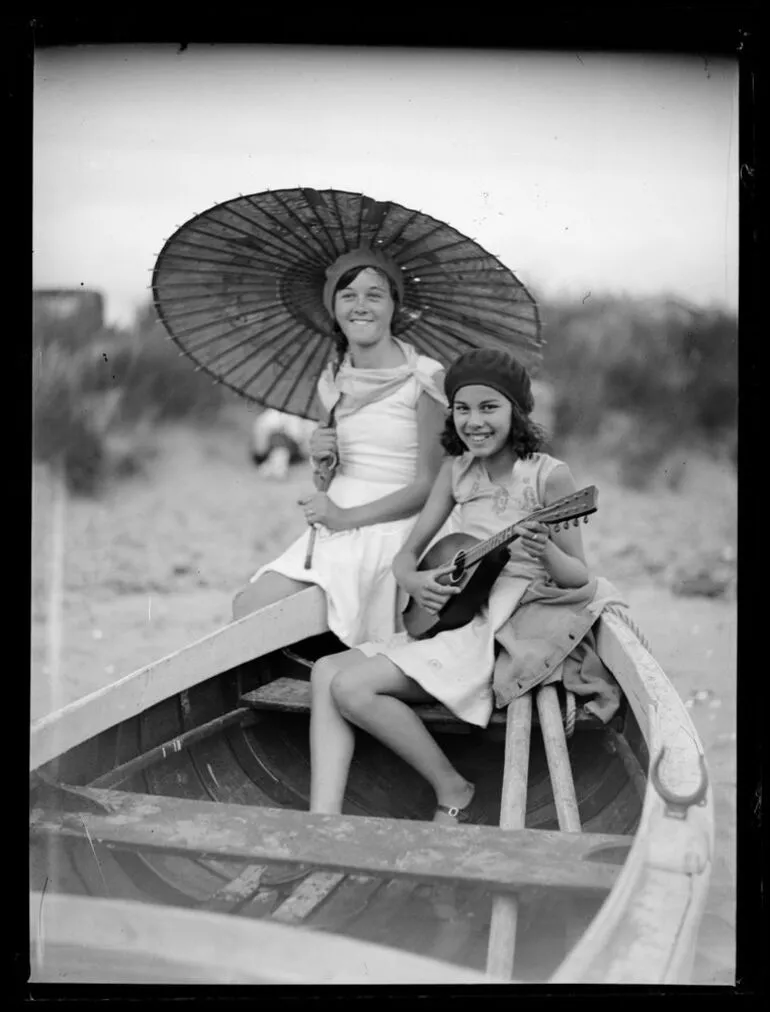 Image: Two girls in boat