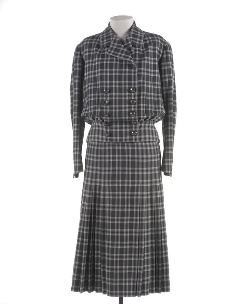 Image: Suit, woman's (jacket and skirt)
