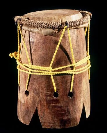Image: Pa`u mangō (skin drum)