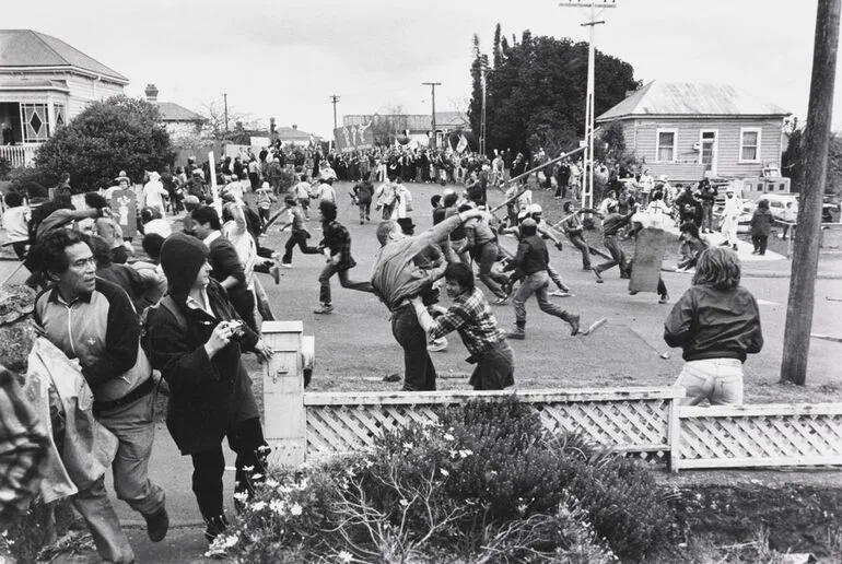 Image: Onslow Rd, Auckland, Sept 12 1981