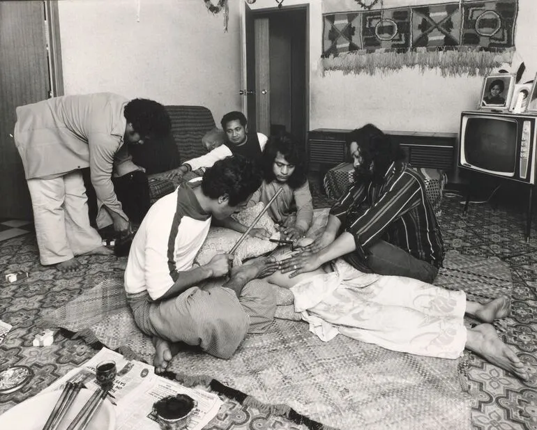 Image: 10.9.1978. Boundary Road, Otara, south Auckland. Tattooing Luke Toleafoa. Tufuga tatatau: Su'a Sulu'ape Paulo II