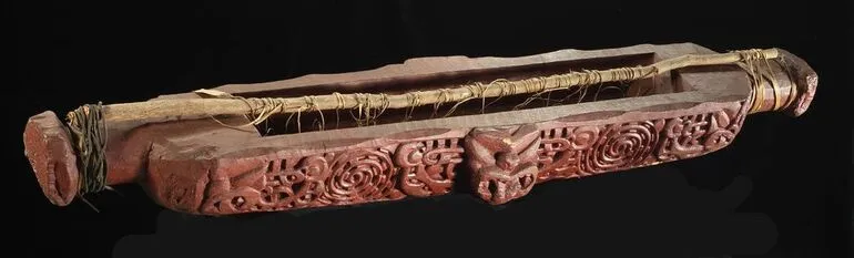 Image: Waka kereru (pigeon trough, snare)