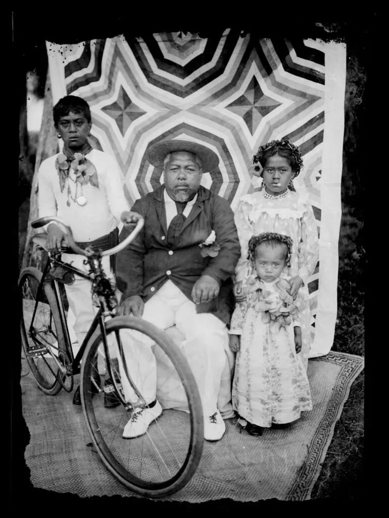 Image: Family group