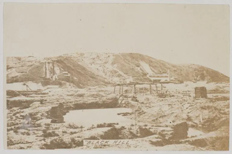 Image: Photograph - Photograph of a quartz gold mine.
