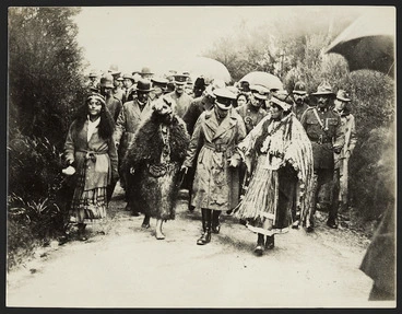 Image: The Prince of Wales, with Maori guides, Whakarewarewa, Rotorua