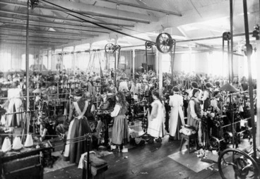 Image: Women working in the Roslyn Woollen Mill