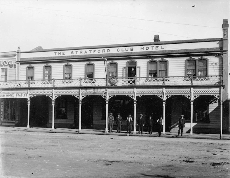 Image: The Stratford Club Hotel in Stratford