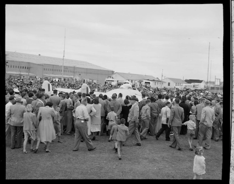 Image: Crowd around a De Havilland Vampire jet fighter, Wigram Aerodrome, Christchurch