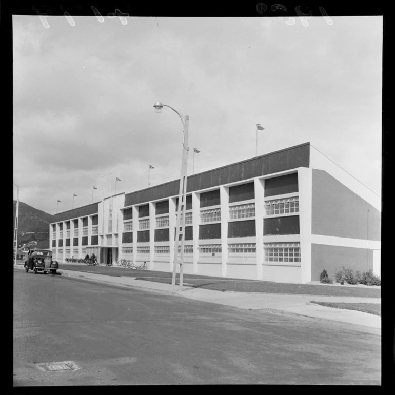 Image: Olympic swimming pool at Naenae, Lower Hutt