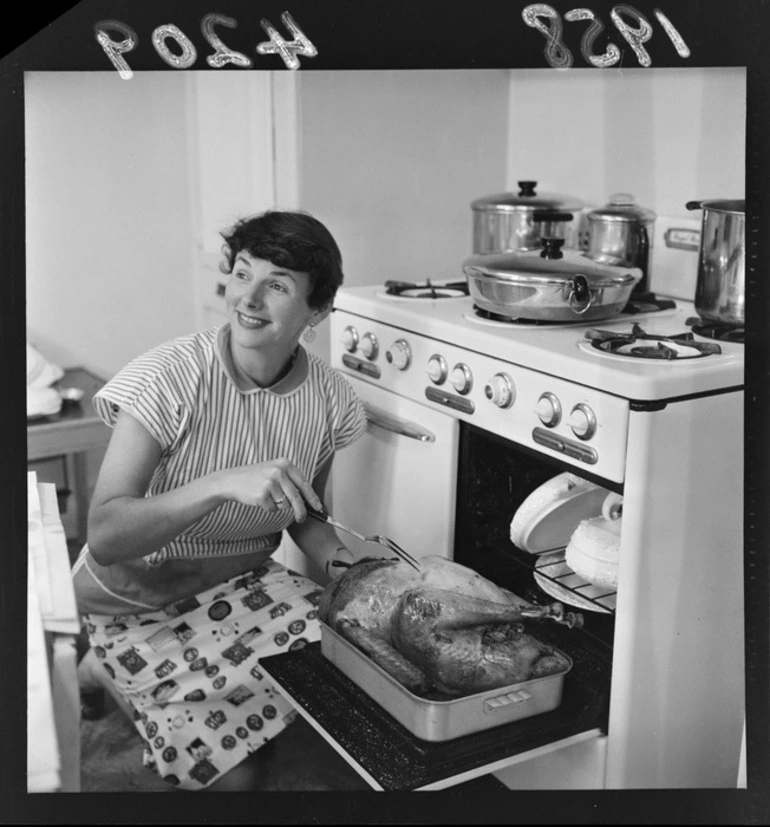 Image: A thanksgiving dinner at the home of Jim Pettus