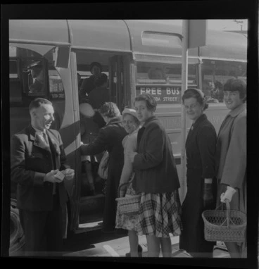 Image: Free bus to Cuba Street, Wellington