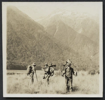 Image: Creator unknown : Photograph of hunters, Southern Alps