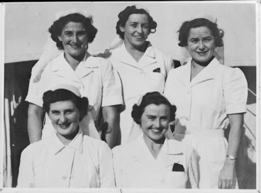 Image: Group of NZ VADs at 2 NZ General Hospital, Egypt, World War II - Photograph taken by W Timmins