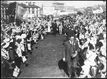 Image: School children's demonstration for Prince of Wales, Parliament Buildings, Wellington - Photograph taken by Guy, Dunedin