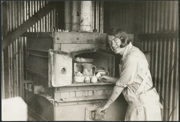 Image: Potter Elizabeth Lissaman and her kiln
