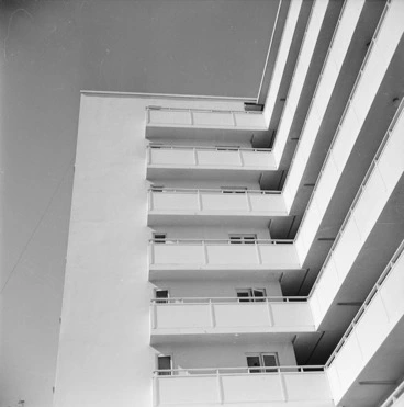 Image: Pascoe, John Dobree 1908-1972:Photograph of the outside view of the Dixon Street Flats, Wellington, after their completion