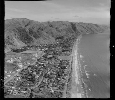Image: Paekakariki Beach coastal settlement with Primary School, Wellington Road and Campbell Park looking south, Kapiti Coast, Wellington Region