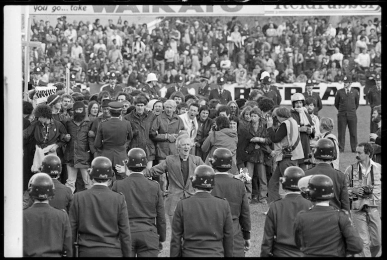 Image: Police and tour protesters on Rugby Park, Hamilton - Photograph taken by Phil Reid