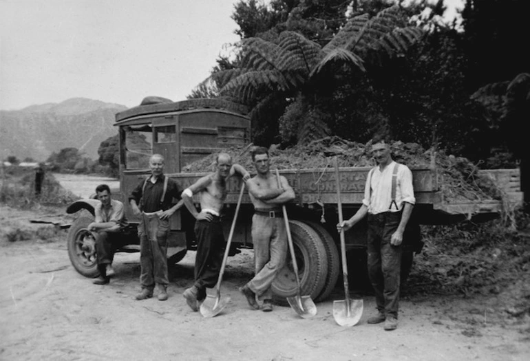 Image: Relief workers at Gracefield