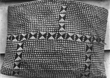 Image: Photograph of a kete