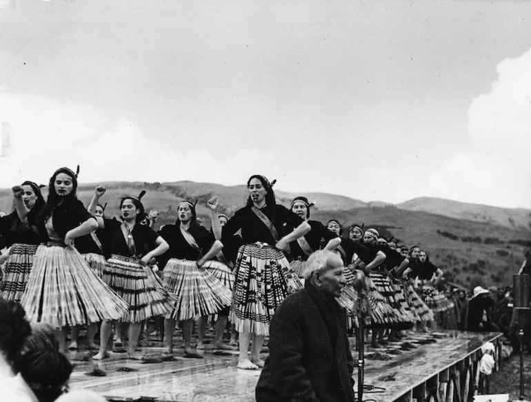 Image: At the hui to award the Victoria Cross to Te Moananui-a-Kiwa Ngarimu, Ruatoria