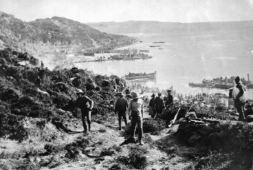Image: New Zealand and Australian soldiers landing at Anzac Cove, Gallipoli, Turkey