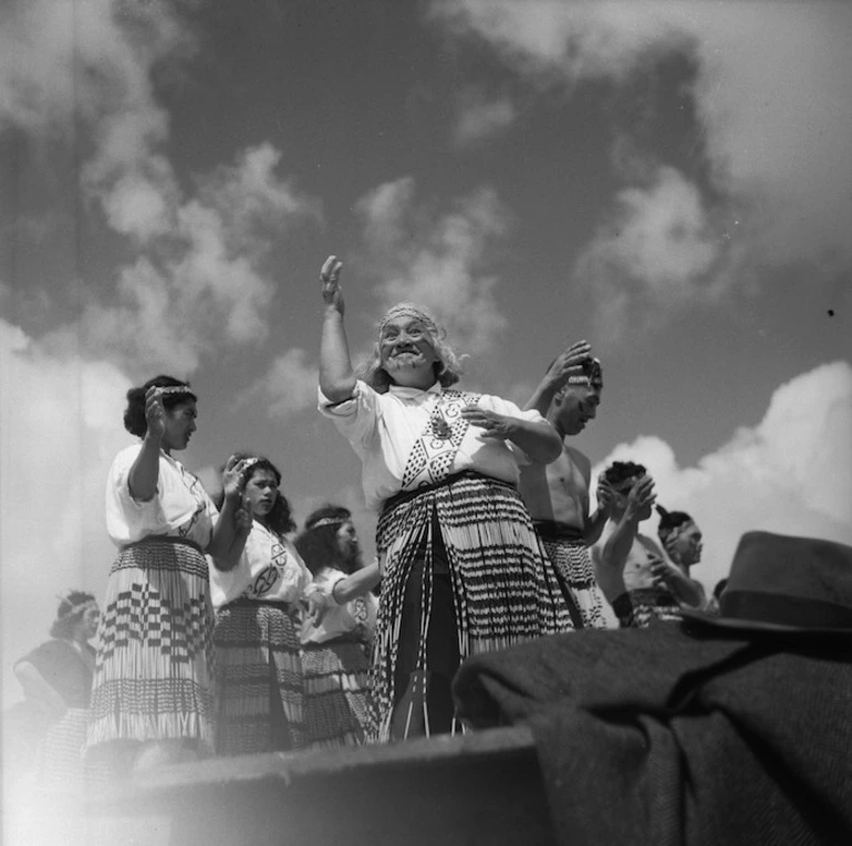 Image: Waiata during a hui to award of the Victoria Cross to Te Moananui-a-Kiwa Ngarimu, Ruatoria