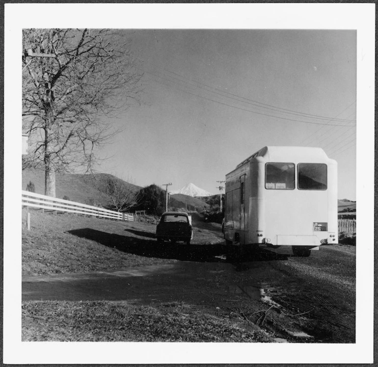 Image: New Zealand Country Library Service bookvan about to leave Huinga