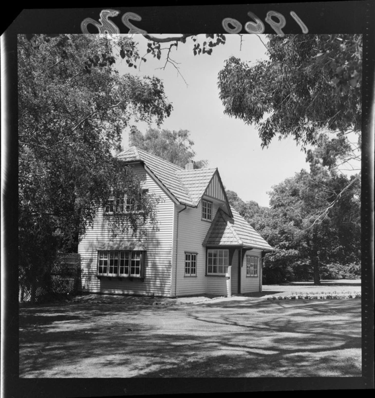 Image: Exterior view of the house and garden Riddiford Estate, Woburn, Lower Hutt