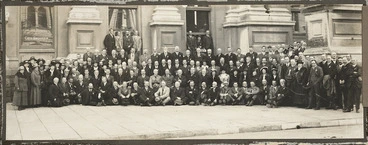 Image: Creator unknown :Photograph of town planning conference attendees, Wellington