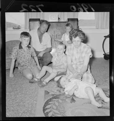 Image: Unidentified family, at home