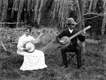 Image: Lydia and William Williams with their banjos, Carlyle Street, Napier